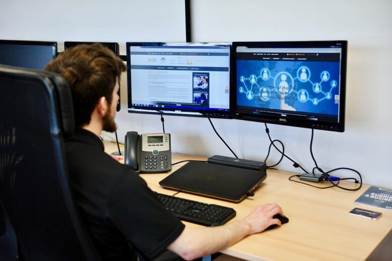 office-4009348_1280 web design news